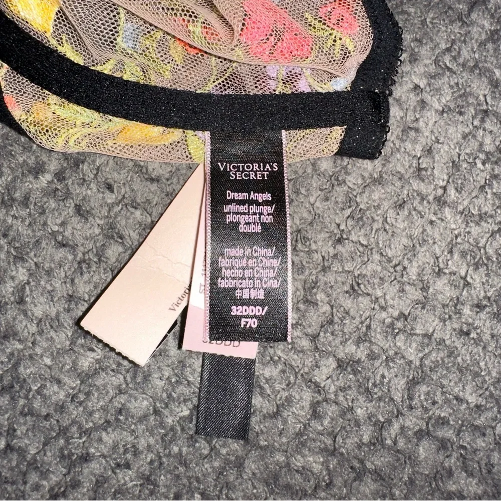 NWT Victoria’s Secret Dream Angel Bra Size 32DDD